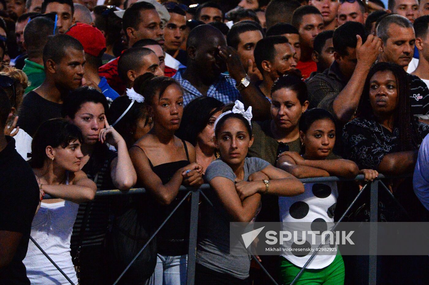 People gather to commemorate Fidel Castro in Havana