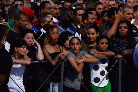 People gather to commemorate Fidel Castro in Havana