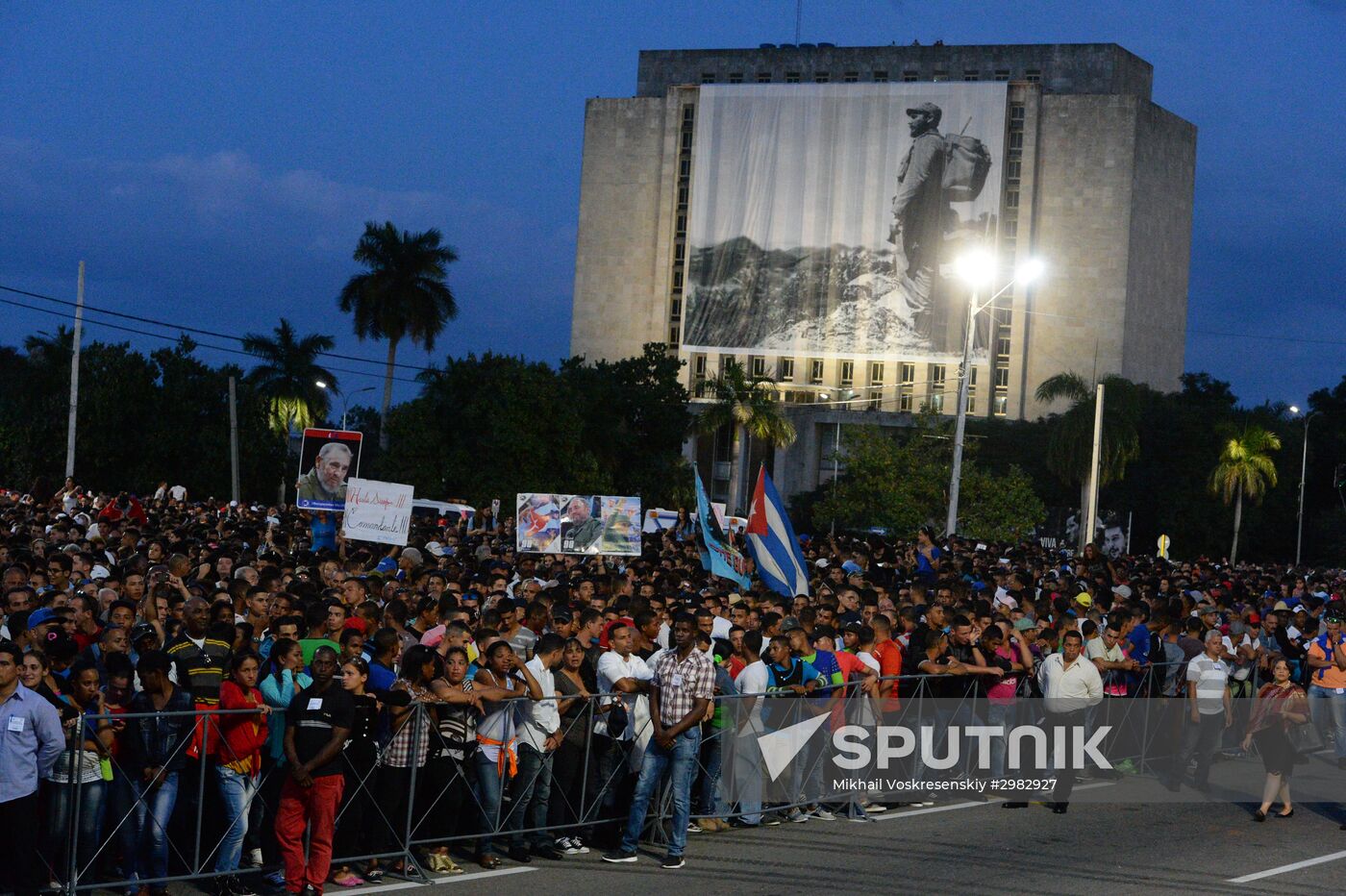 People gather to commemorate Fidel Castro in Havana