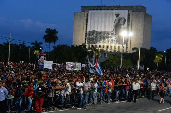 People gather to commemorate Fidel Castro in Havana