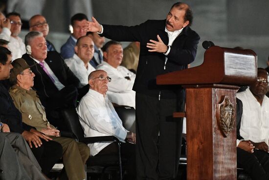 People gather to commemorate Fidel Castro in Havana