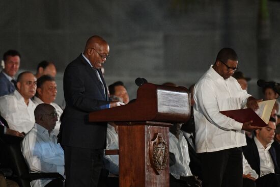 People gather to commemorate Fidel Castro in Havana