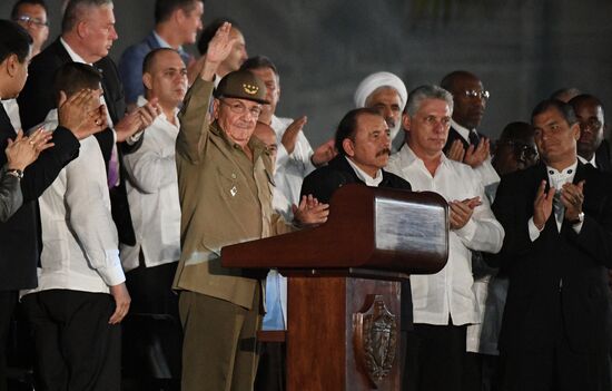 People gather to commemorate Fidel Castro in Havana