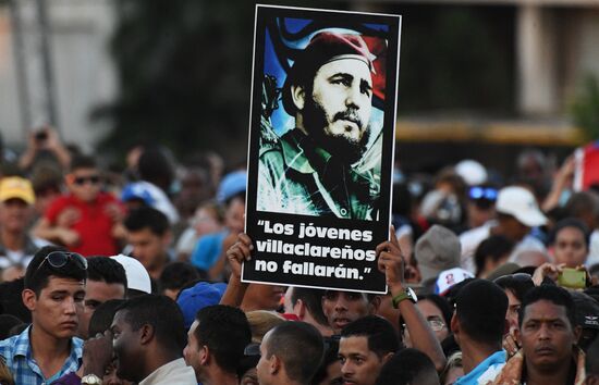 People gather to commemorate Fidel Castro in Havana
