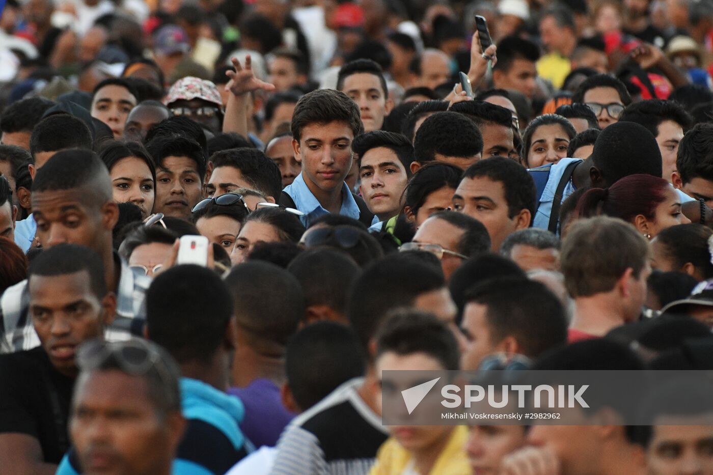 People gather to commemorate Fidel Castro in Havana