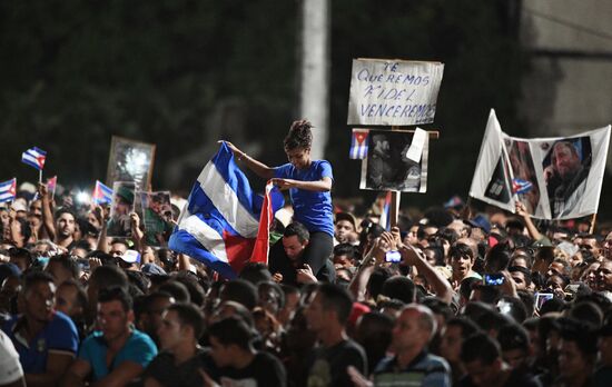 People gather to commemorate Fidel Castro in Havana