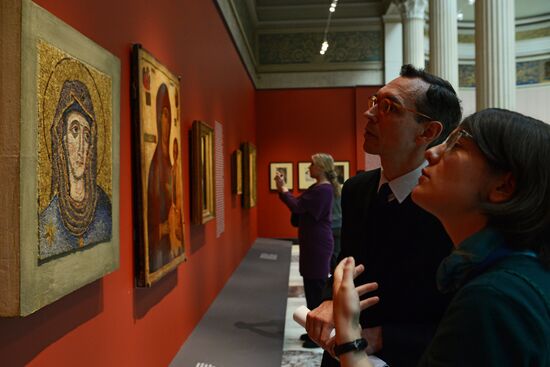 Exhibition "Voices of the Imaginary Museum of André Malraux" on display