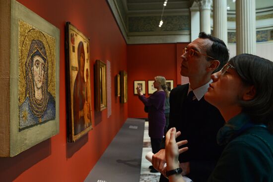 Exhibition "Voices of the Imaginary Museum of André Malraux" on display