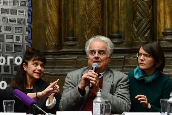 Exhibition "Voices of the Imaginary Museum of André Malraux" on display