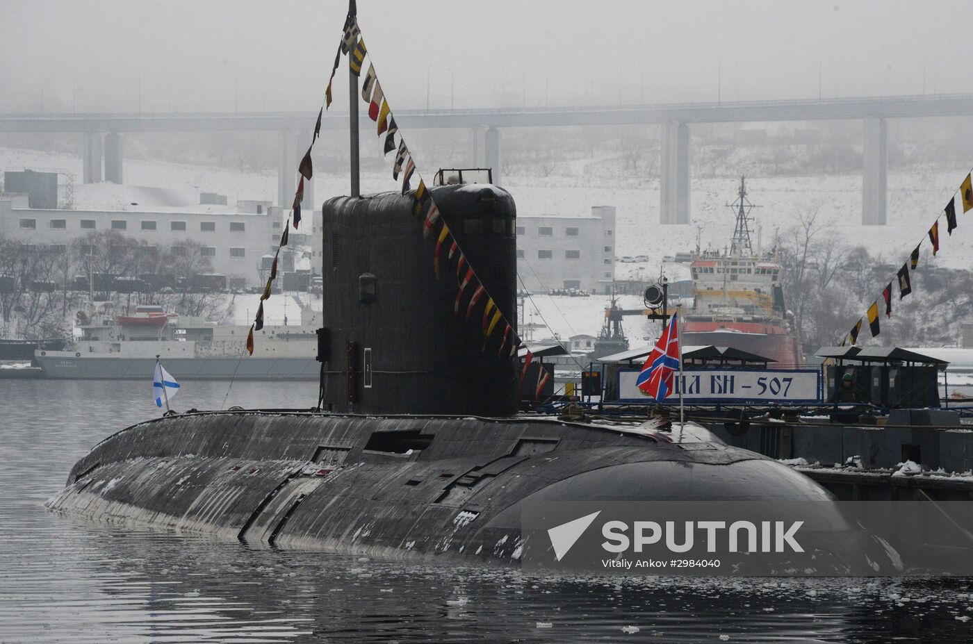 Pacific Fleet servicemen celebrate beginning of winter training period