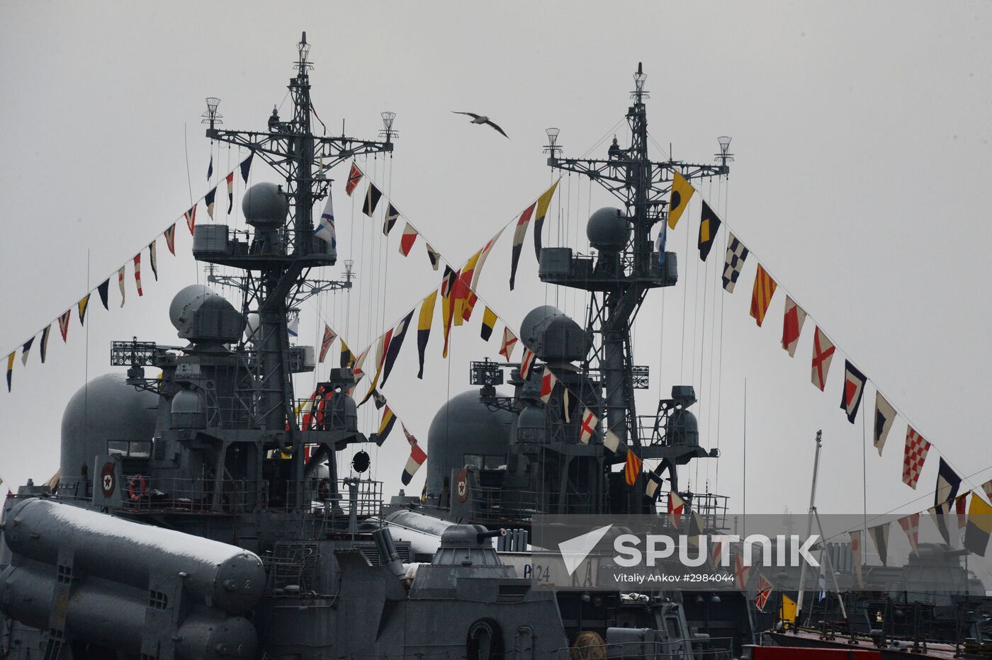 Pacific Fleet servicemen celebrate beginning of winter training period