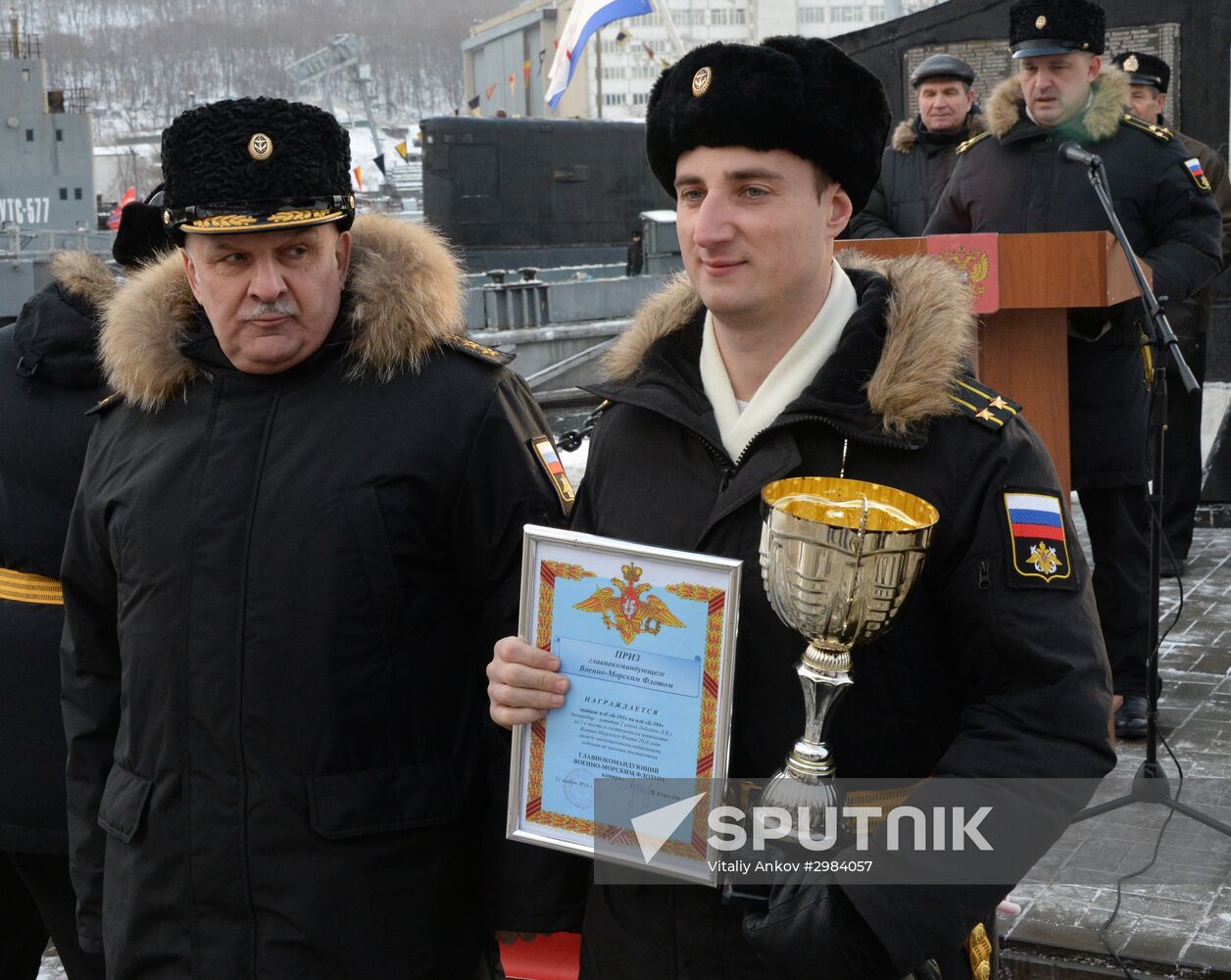 Pacific Fleet servicemen celebrate beginning of winter training period