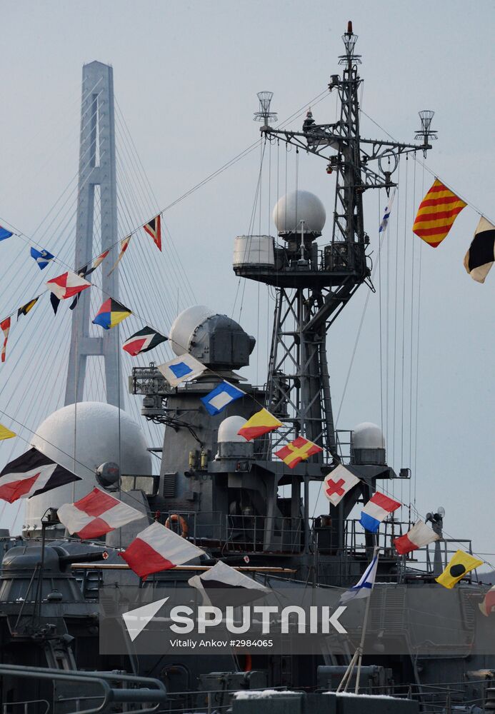 Pacific Fleet servicemen celebrate beginning of winter training period
