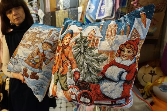 New Year gifts and decorations sold in Kaliningrad