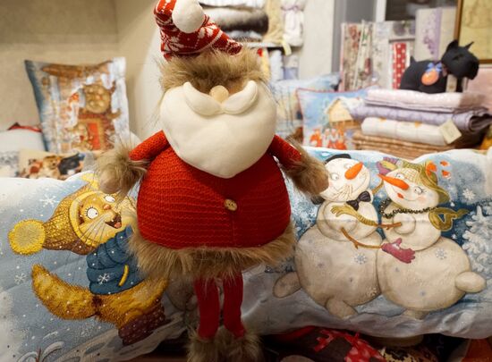 New Year gifts and decorations sold in Kaliningrad
