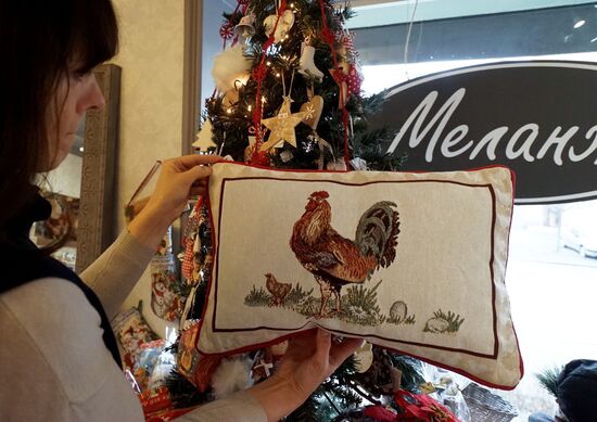 New Year gifts and decorations sold in Kaliningrad