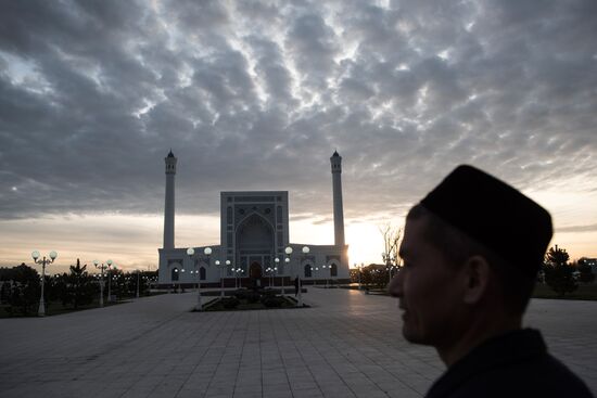 Cities of the world. Tashkent