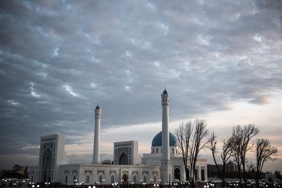Cities of the world. Tashkent