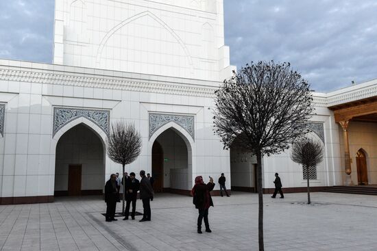 Cities of the world. Tashkent