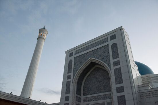 Cities of the world. Tashkent