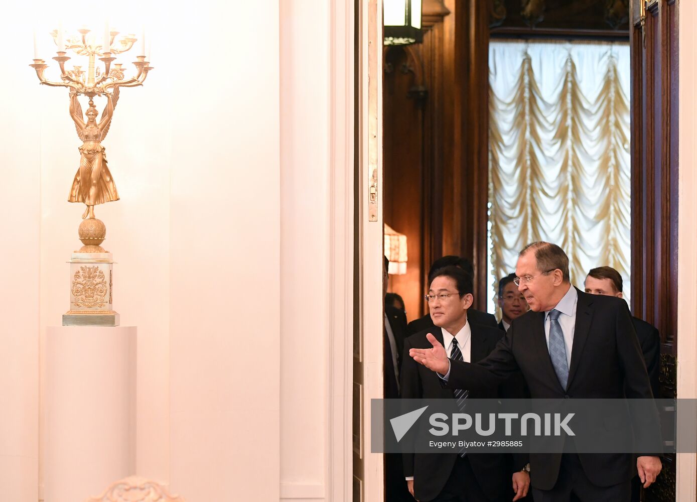 Russian Foreign Minister Lavrov meets with Japanese counterpart Kishida
