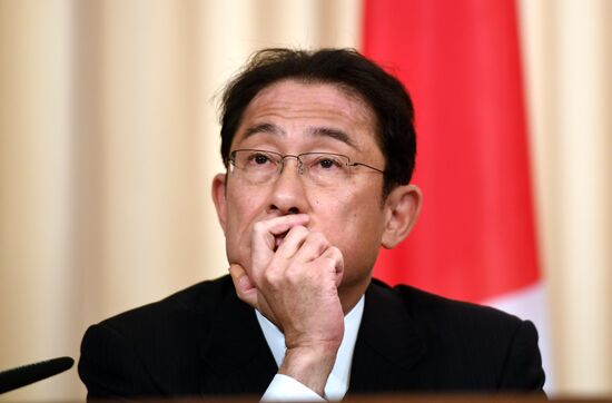 Russian Foreign Minister Lavrov meets with Japanese counterpart Kishida