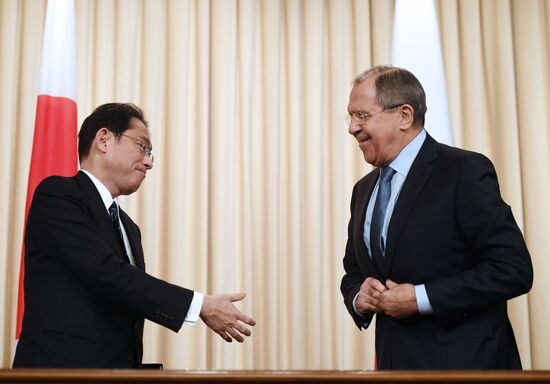 Russian Foreign Minister Lavrov meets with Japanese counterpart Kishida