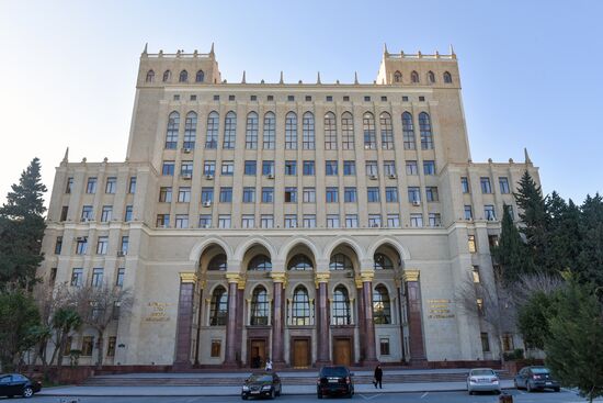 Cities of the world. Baku