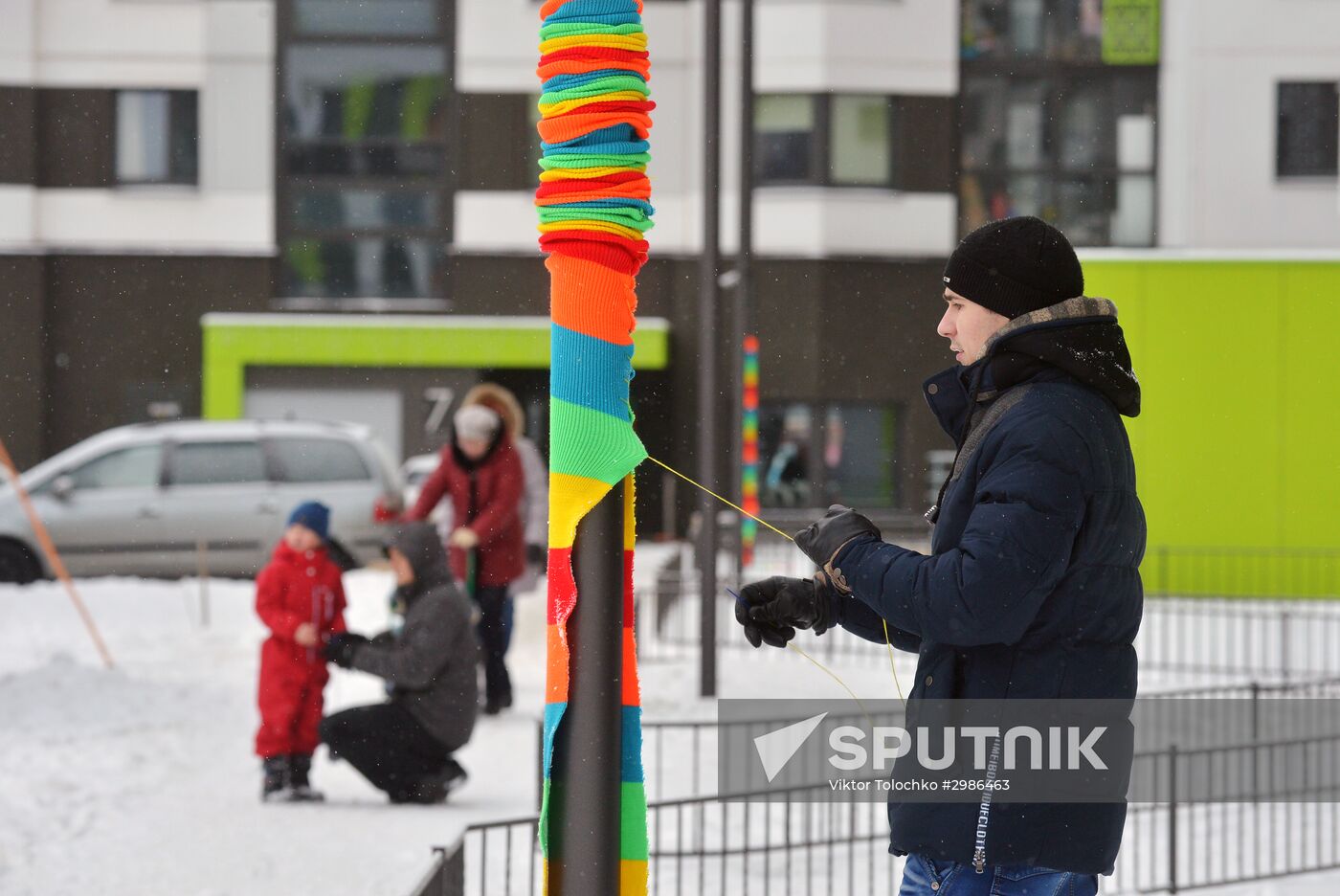 Street knitting workshop in Minsk