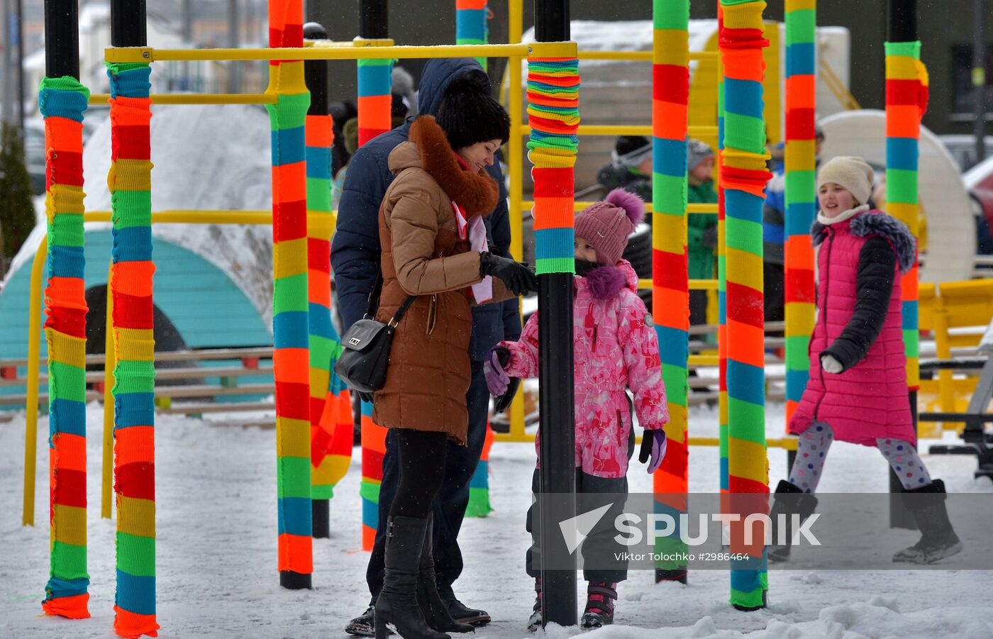 Street knitting workshop in Minsk