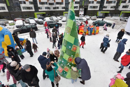 Street knitting workshop in Minsk