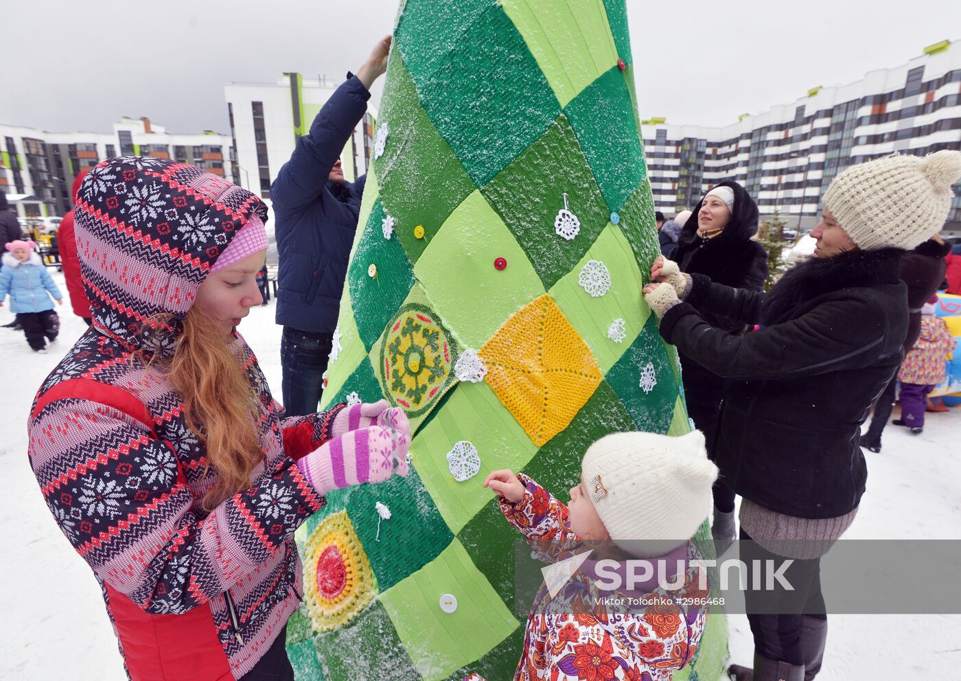 Street knitting workshop in Minsk