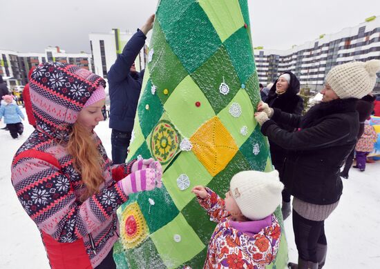 Street knitting workshop in Minsk