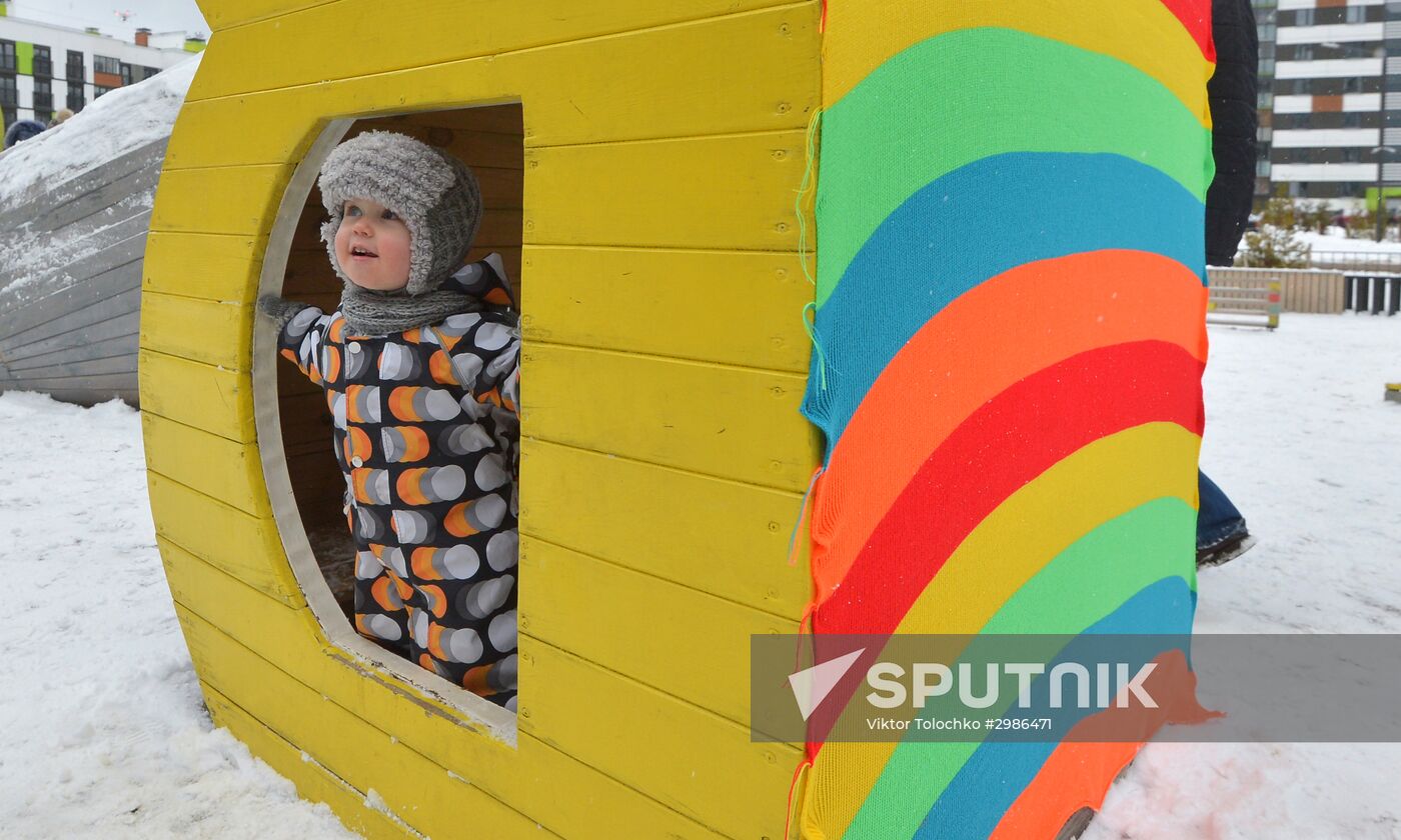 Street knitting workshop in Minsk