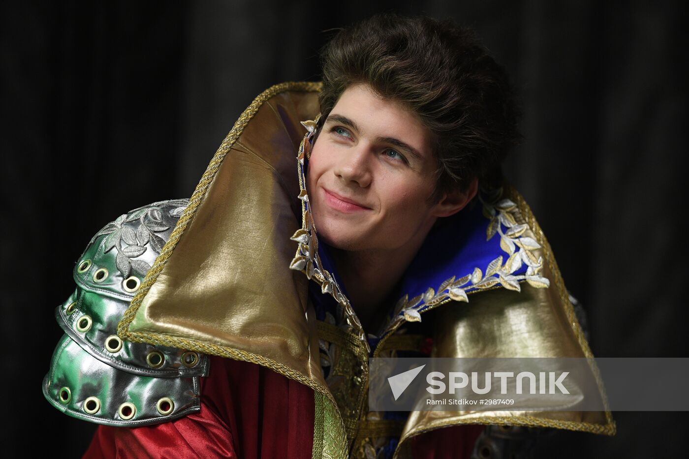 Trying on Chernomor musical costumes