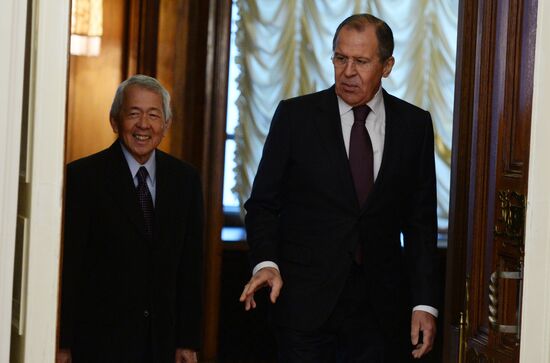 Russian Foreign Minister Sergei Lavrov and his Philippine counterpart Perfecto Yasay meet in Moscow