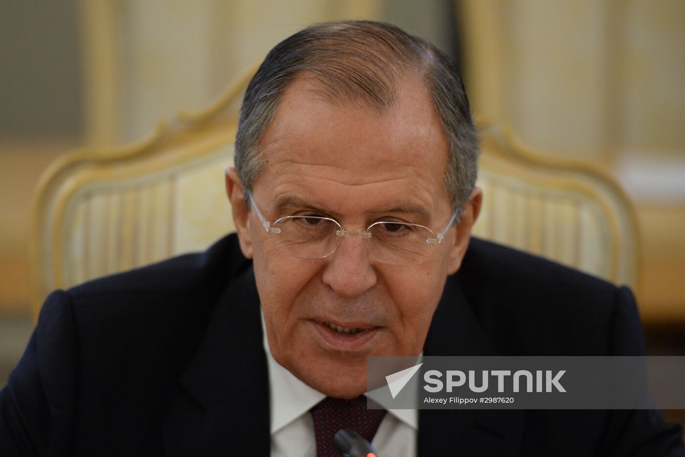Russian Foreign Minister Sergei Lavrov and his Philippine counterpart Perfecto Yasay meet in Moscow