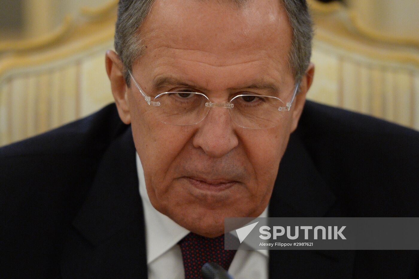 Russian Foreign Minister Sergei Lavrov and his Philippine counterpart Perfecto Yasay meet in Moscow