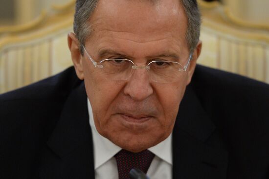 Russian Foreign Minister Sergei Lavrov and his Philippine counterpart Perfecto Yasay meet in Moscow