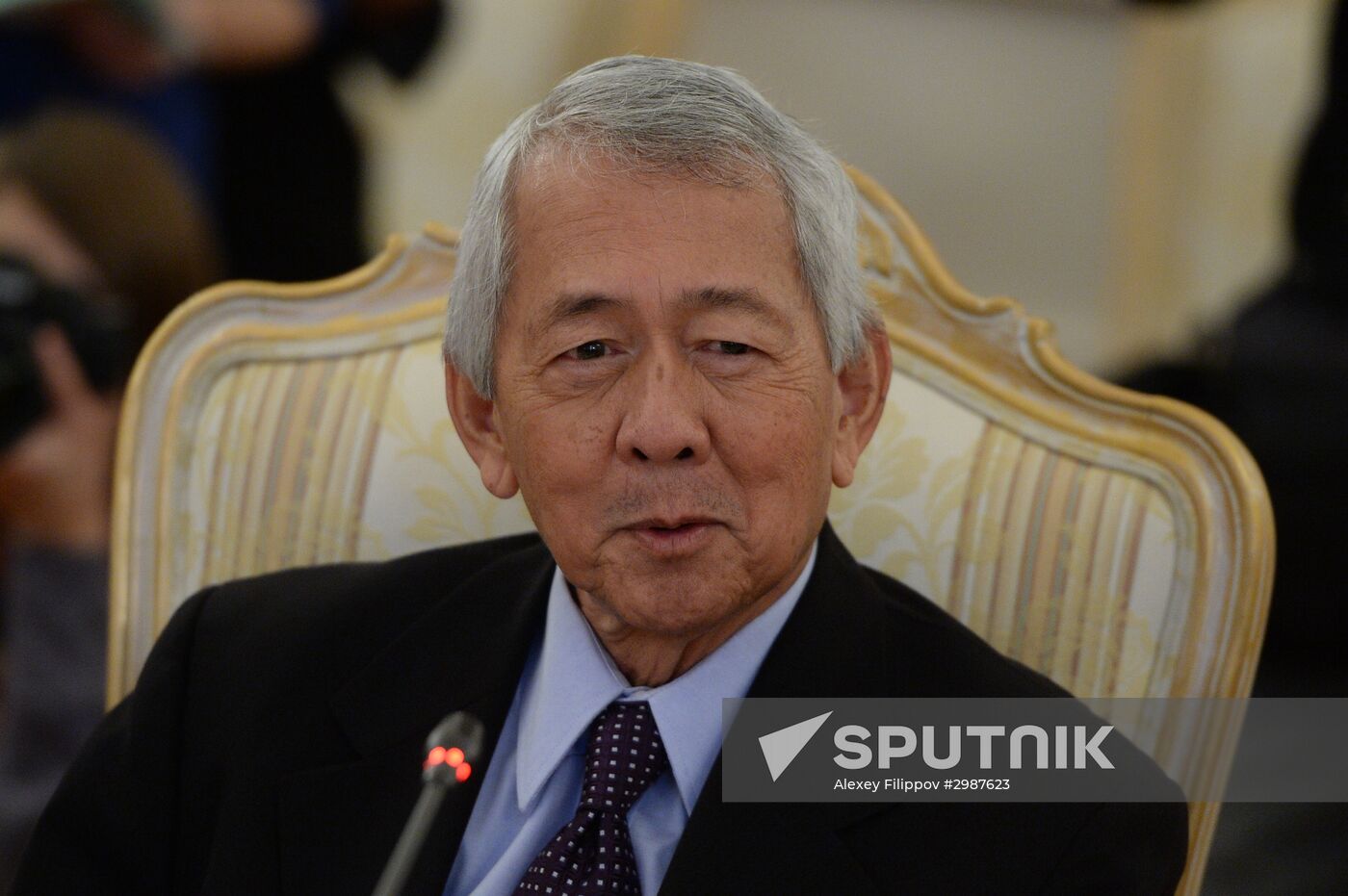 Russian Foreign Minister Sergei Lavrov and his Philippine counterpart Perfecto Yasay meet in Moscow