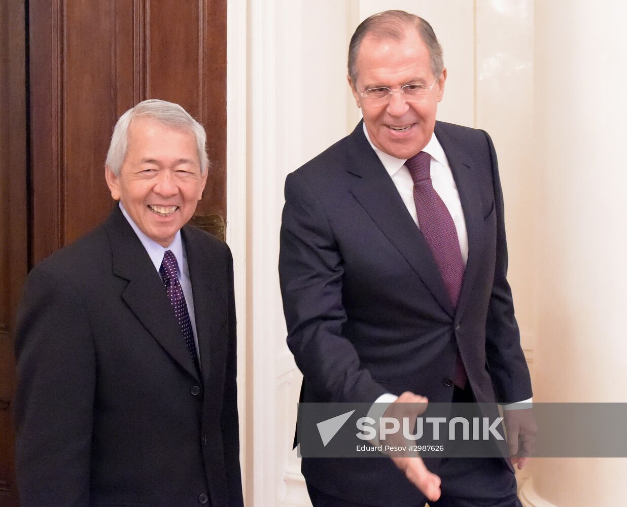 Russian Foreign Minister Sergei Lavrov and his Philippine counterpart Perfecto Yasay meet in Moscow