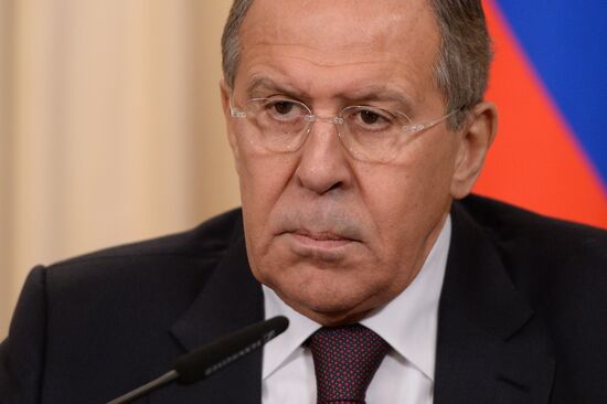Russian Foreign Minister Sergei Lavrov and his Philippine counterpart Perfecto Yasay meet in Moscow