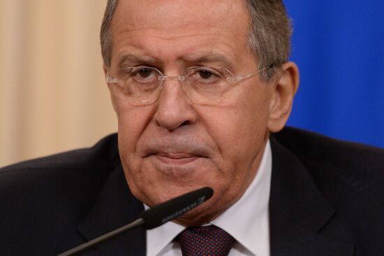 Russian Foreign Minister Sergei Lavrov and his Philippine counterpart Perfecto Yasay meet in Moscow