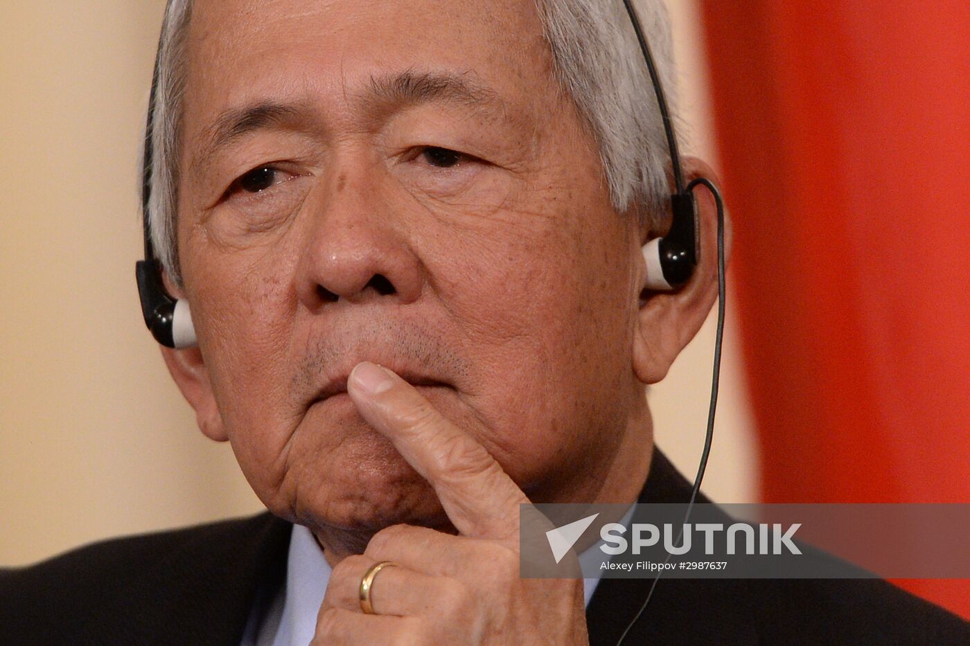 Russian Foreign Minister Sergei Lavrov and his Philippine counterpart Perfecto Yasay meet in Moscow