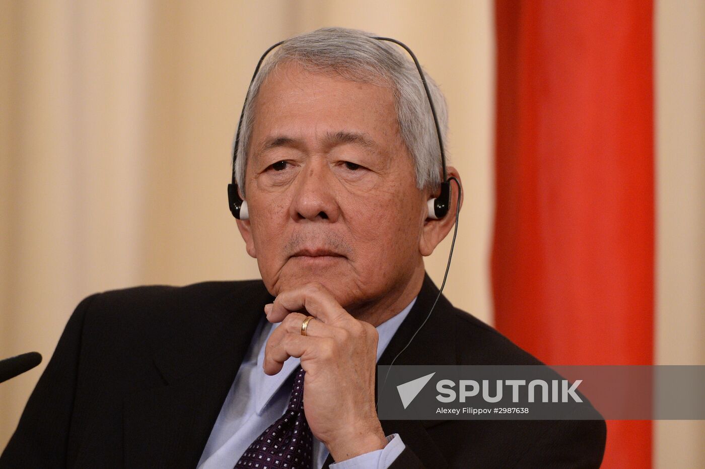 Russian Foreign Minister Sergei Lavrov and his Philippine counterpart Perfecto Yasay meet in Moscow