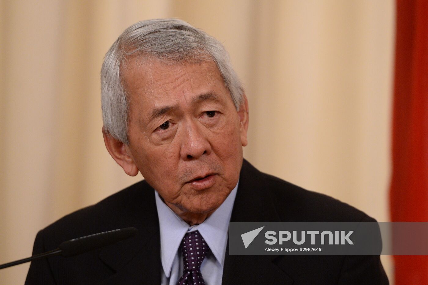 Russian Foreign Minister Sergei Lavrov and his Philippine counterpart Perfecto Yasay meet in Moscow