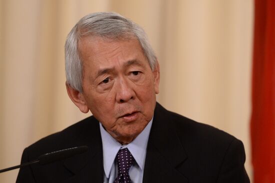 Russian Foreign Minister Sergei Lavrov and his Philippine counterpart Perfecto Yasay meet in Moscow
