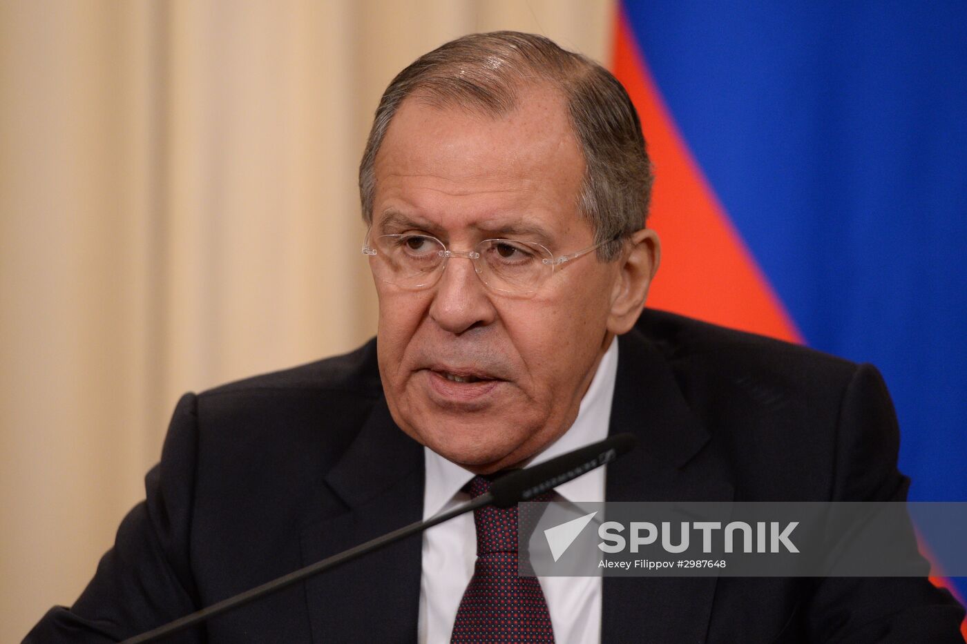 Russian Foreign Minister Sergei Lavrov and his Philippine counterpart Perfecto Yasay meet in Moscow