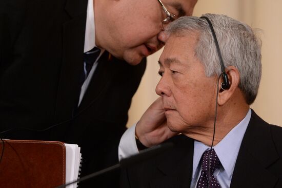 Russian Foreign Minister Sergei Lavrov and his Philippine counterpart Perfecto Yasay meet in Moscow