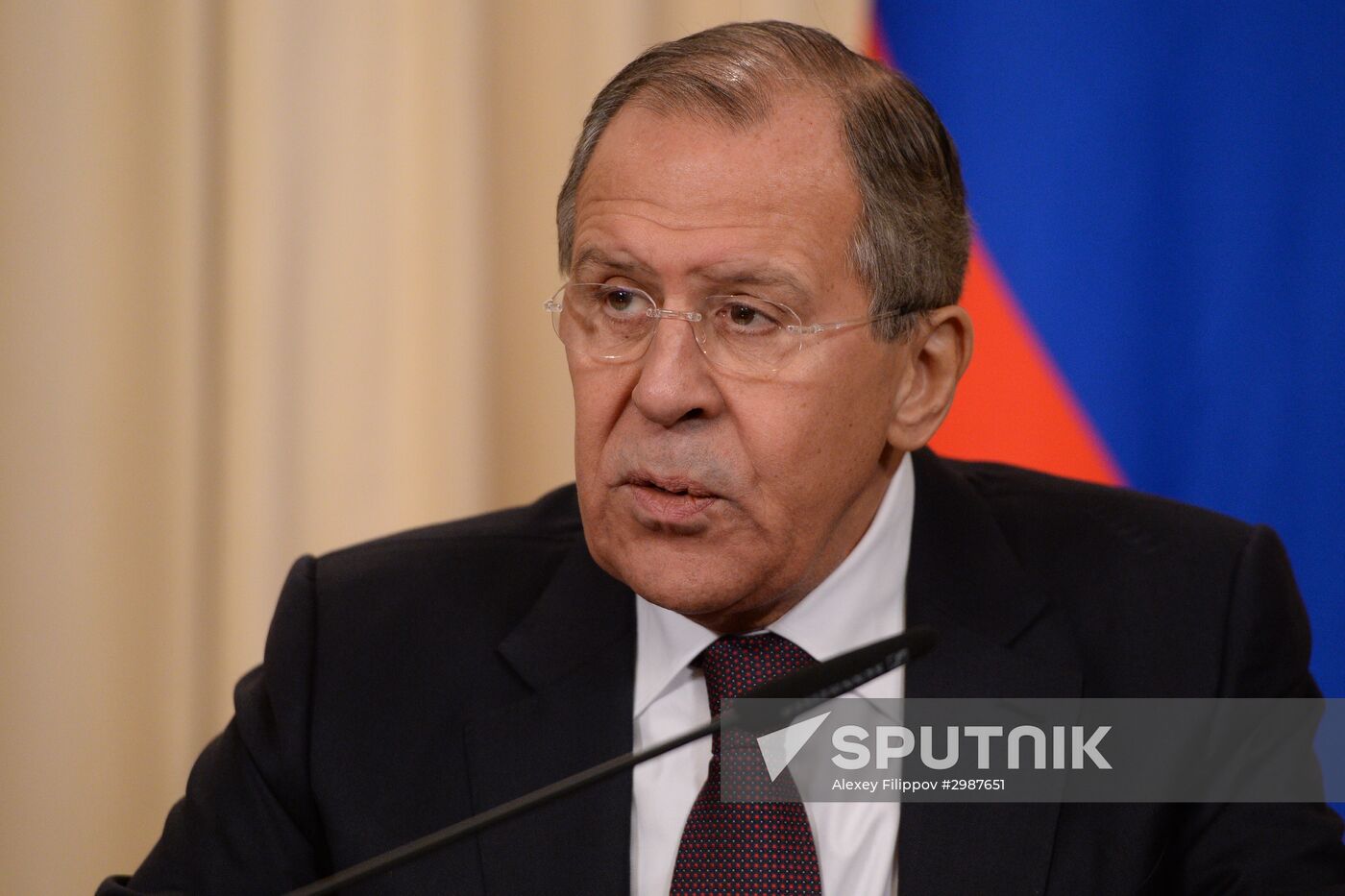 Russian Foreign Minister Sergei Lavrov and his Philippine counterpart Perfecto Yasay meet in Moscow